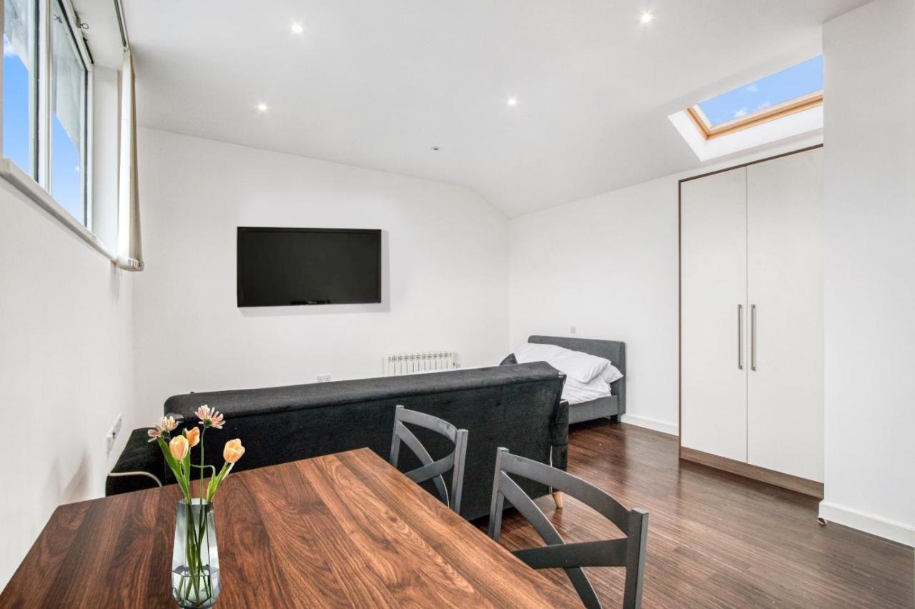 Stylish Studio By Heathrow Airport Apartment London Ngoại thất bức ảnh